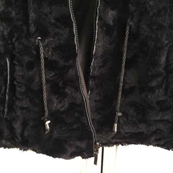 Vest - Picture 3 of 3